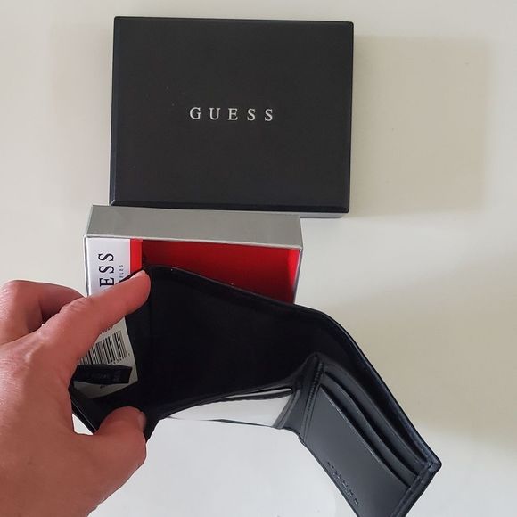 New in box authentic guess trifold men's wallet - Picture 4 of 5